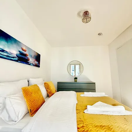 Stilvolles In Berlin-schoenefeld Apartment