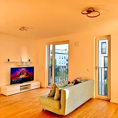 Stilvolles In Berlin-schoenefeld Apartment